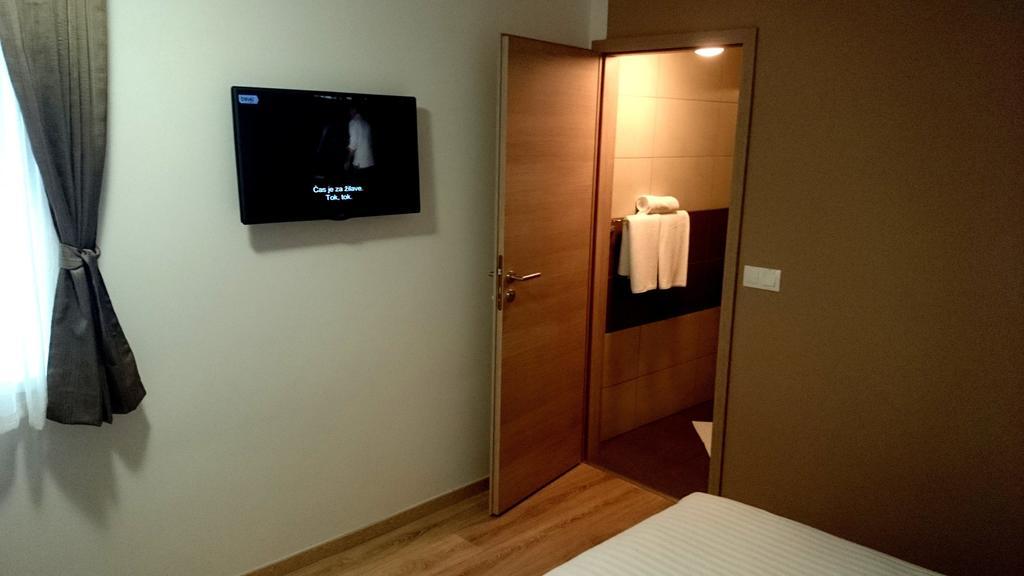 Sweet Dreams Rooms And Apartments Postojna Room photo